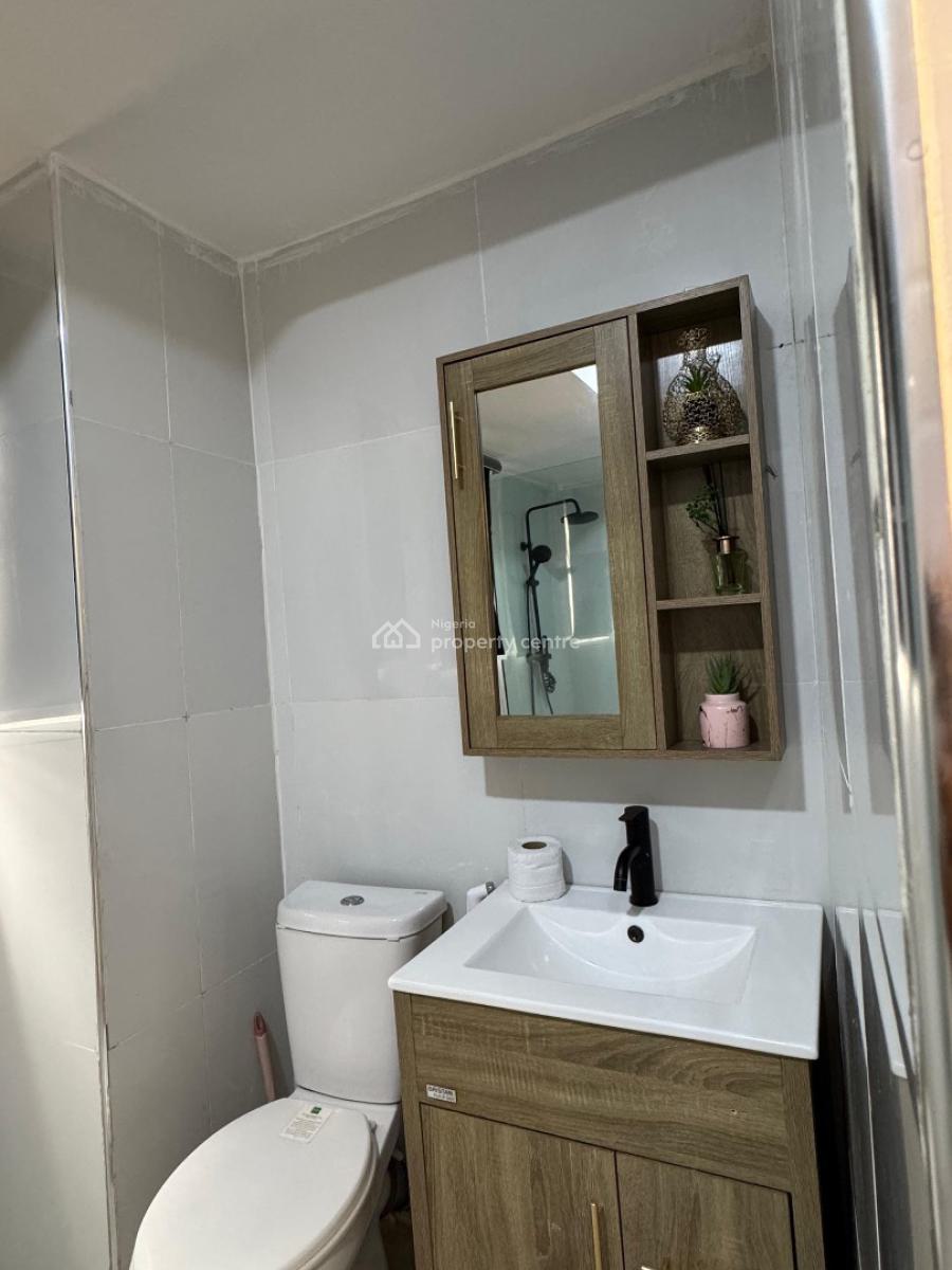 Luxury Spacious Studio Apartment with Gym and Ps5, Admiralty Way, Lekki Phase 1, Lekki, Lagos, Flat / Apartment Short Let