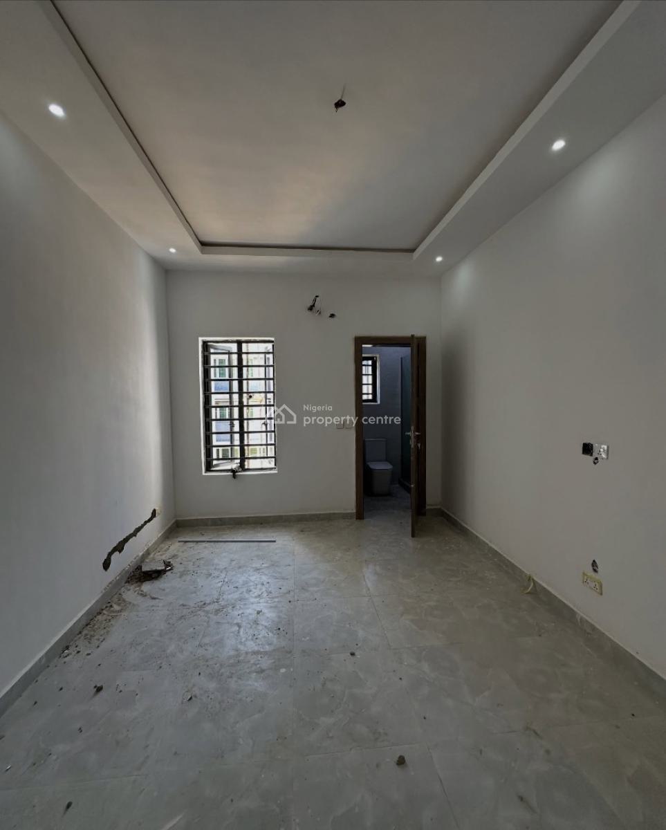Lovely 2 Bedroom Apartment with Bq, Lekki Phase 1, Lekki Phase 1, Lekki, Lagos, Block of Flats for Sale
