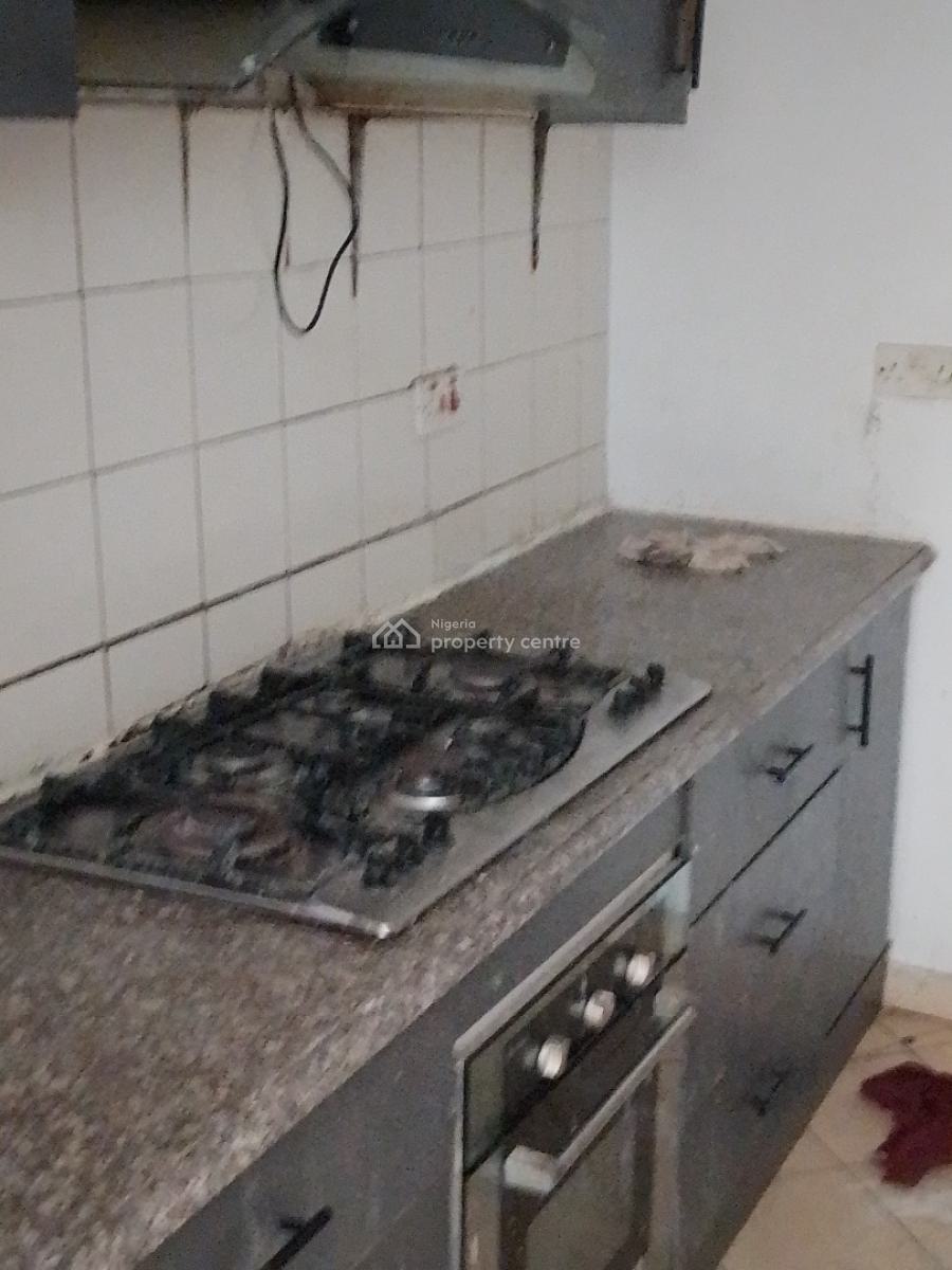 Specious 3 Bedroom Flat Upstairs with a Room Bq, Prime Water Garden, Lekki Phase 1, Lekki, Lagos, Flat / Apartment for Rent