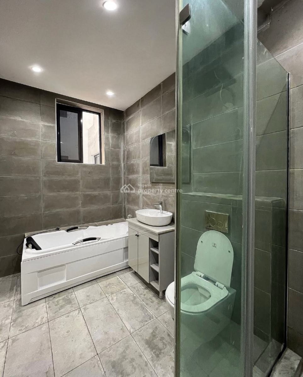 Lovely 3 Bedroom Apartment with Swimming Pool, Lekki Phase 1, Lekki Phase 1, Lekki, Lagos, Block of Flats for Sale