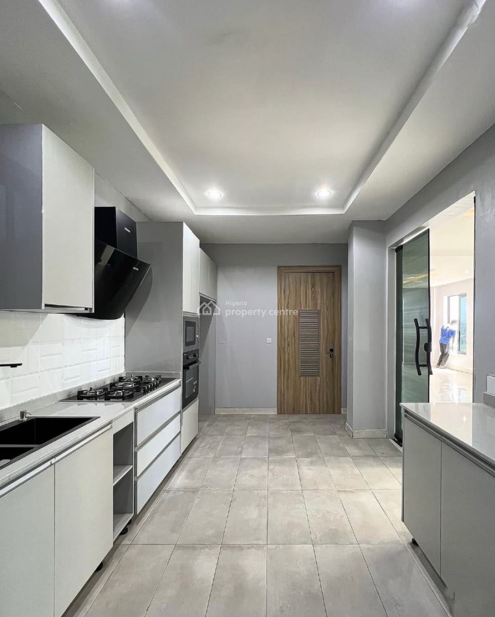 Lovely 3 Bedroom Apartment with Swimming Pool, Lekki Phase 1, Lekki Phase 1, Lekki, Lagos, Block of Flats for Sale