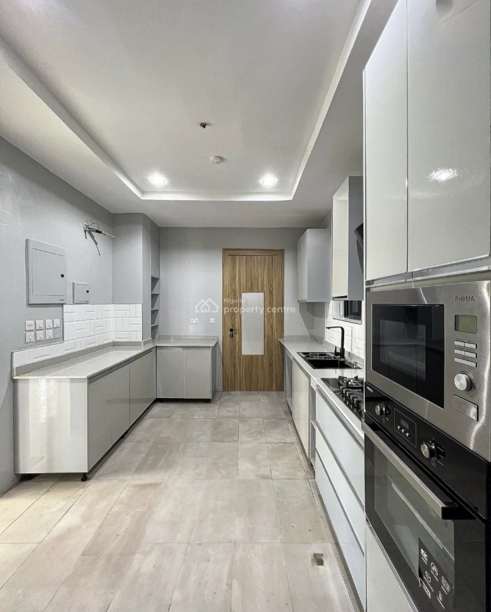 Lovely 3 Bedroom Apartment with Swimming Pool, Lekki Phase 1, Lekki Phase 1, Lekki, Lagos, Block of Flats for Sale