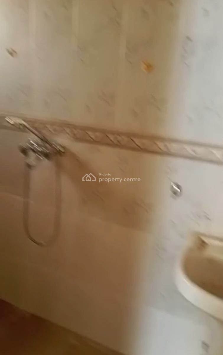 Spacious and Standard 2 Bedroom Flat., Lugbe District, Abuja, Flat / Apartment for Rent