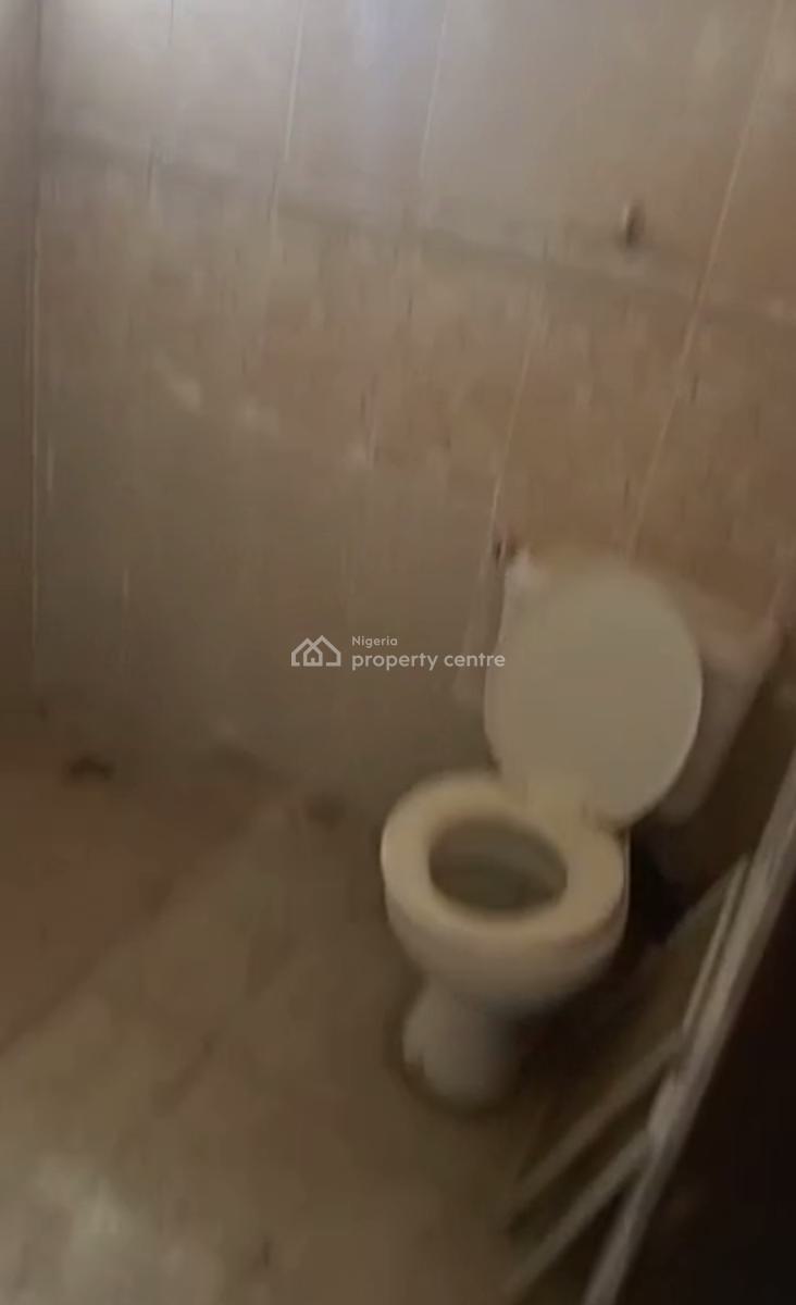 Spacious and Standard 2 Bedroom Flat., Lugbe District, Abuja, Flat / Apartment for Rent