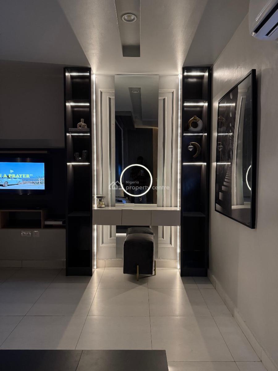 Luxurious 2 Bedrooms Apartment with Ps5 and Swimming Pool, Lekki Phase 1, Lekki, Lagos, Flat / Apartment Short Let