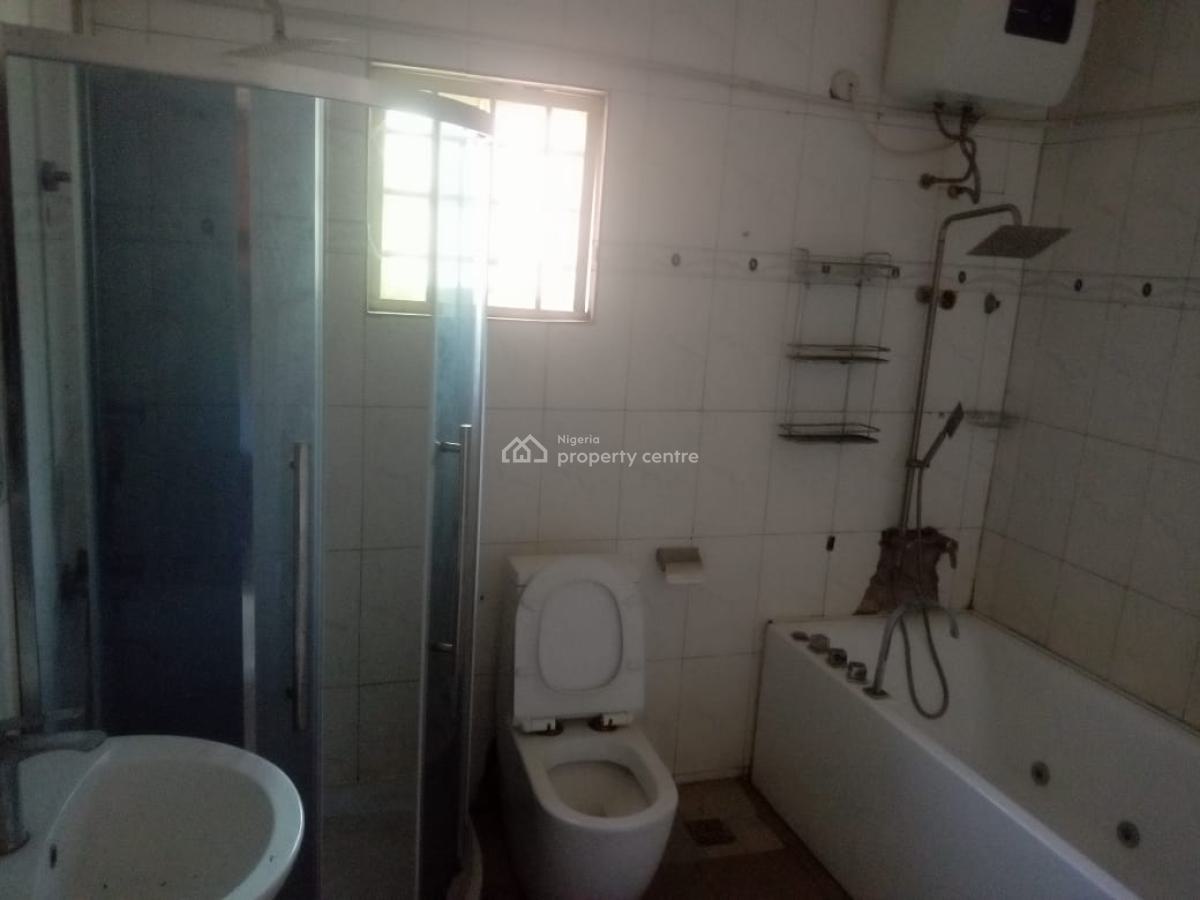 Spacious 6-bedroom Semi-detached Duplex with 2-bedroom Bq, 2nd Avenue, Gwarinpa, Abuja, Semi-detached Duplex for Rent