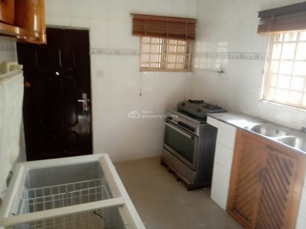 Spacious 6-bedroom Semi-detached Duplex with 2-bedroom Bq, 2nd Avenue, Gwarinpa, Abuja, Semi-detached Duplex for Rent
