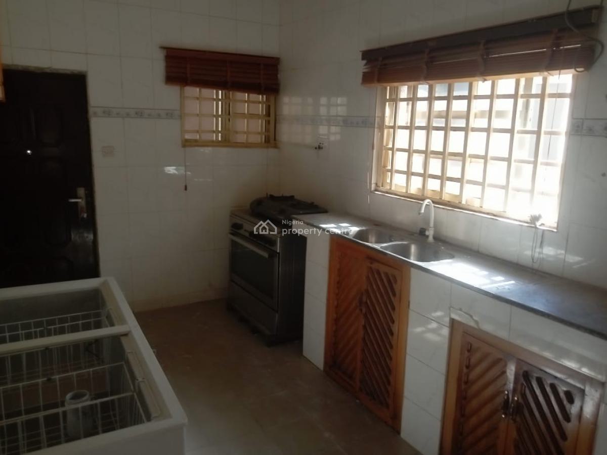 Spacious 6-bedroom Semi-detached Duplex with 2-bedroom Bq, 2nd Avenue, Gwarinpa, Abuja, Semi-detached Duplex for Rent