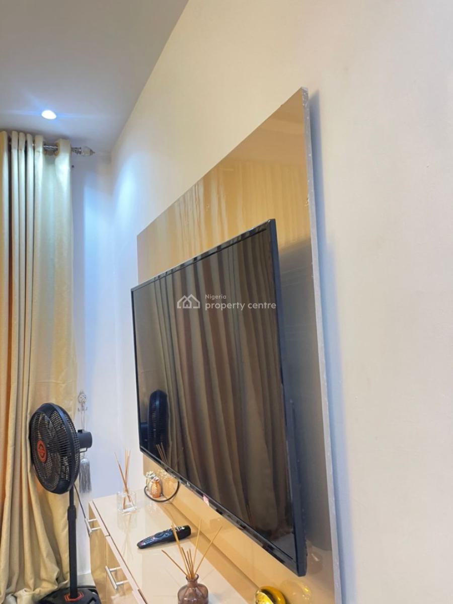 Fully Furnished Lovely 3bedroom Flat, Lekki Phase 1 Freedom Way, Lekki Phase 1, Lekki, Lagos, Flat / Apartment for Rent