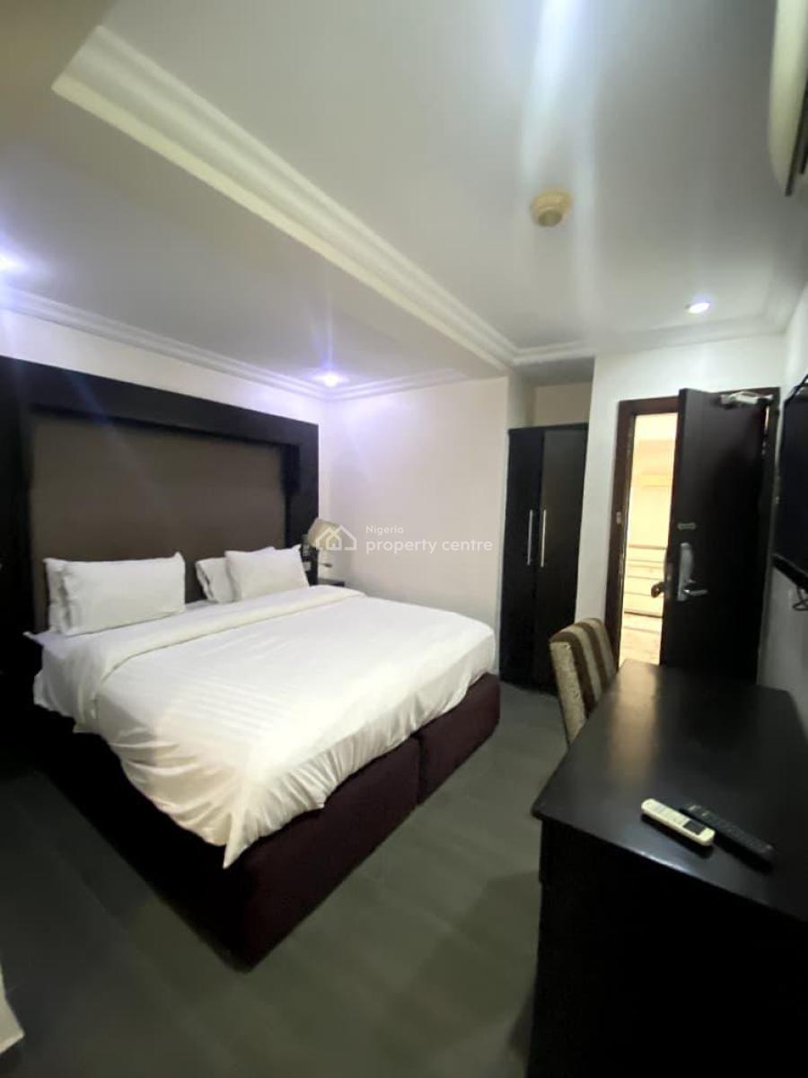 Luxury Hotel with Swimming Pool, Phase 1, Lekki, Lagos, Hotel / Guest House for Rent