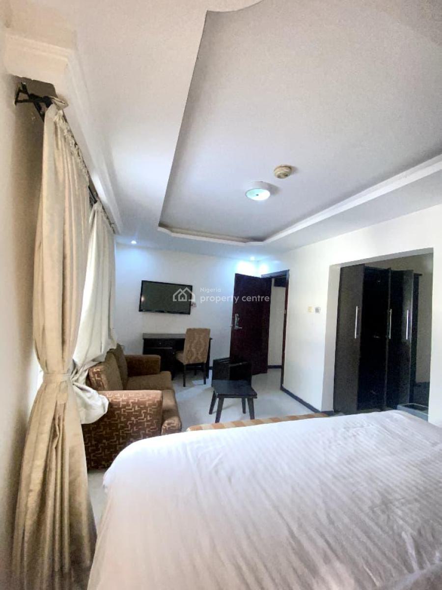 Luxury Hotel with Swimming Pool, Phase 1, Lekki, Lagos, Hotel / Guest House for Rent