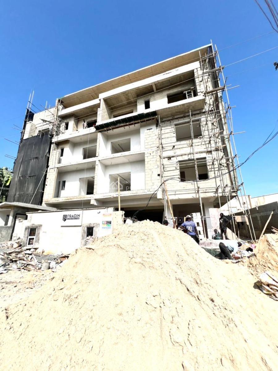 Classic 2 Bedrooms Apartment in a Secure Estate, Lekki Phase 1, Lekki, Lagos, Flat / Apartment for Sale