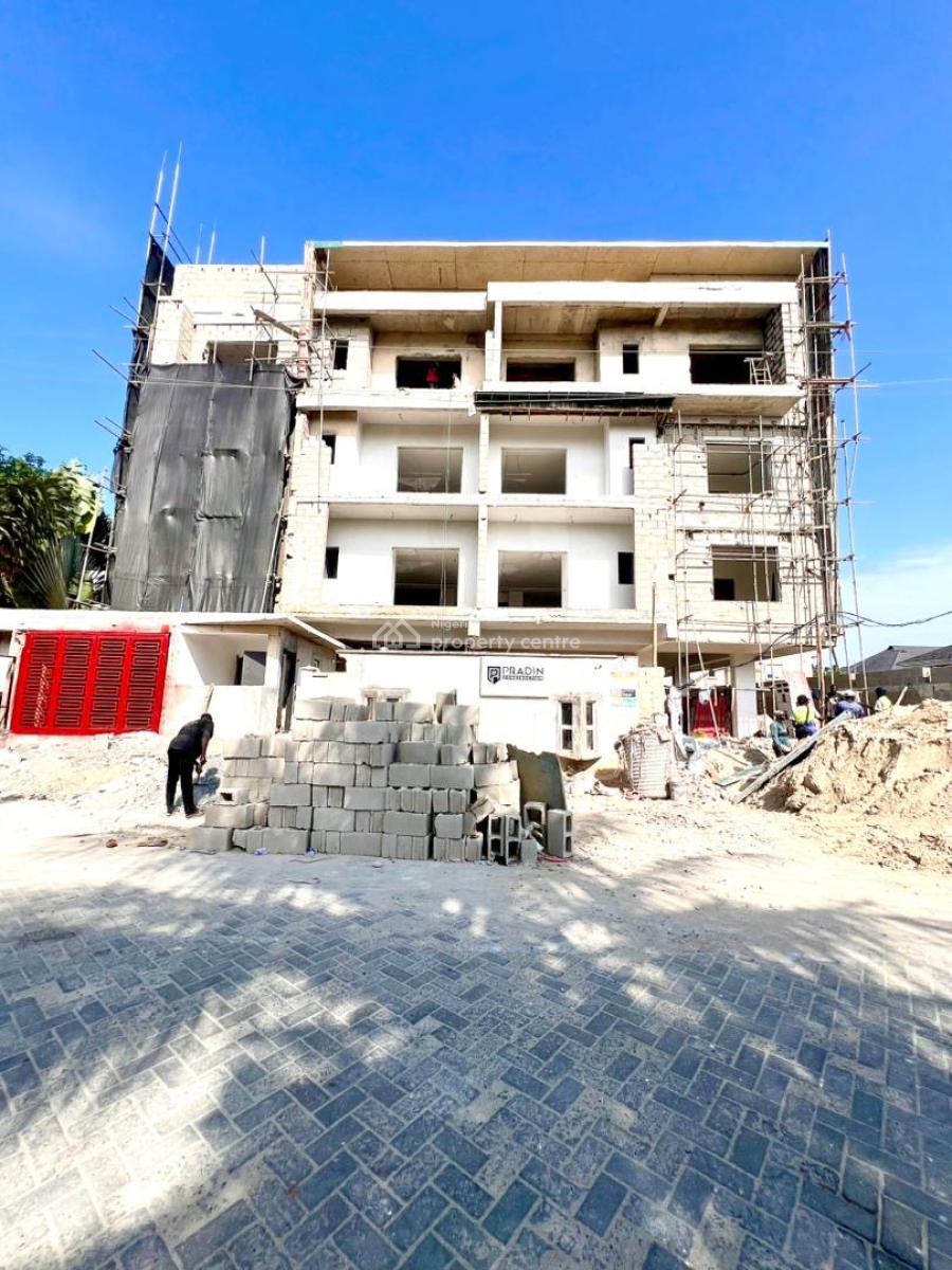 Classic 2 Bedrooms Apartment in a Secure Estate, Lekki Phase 1, Lekki, Lagos, Flat / Apartment for Sale