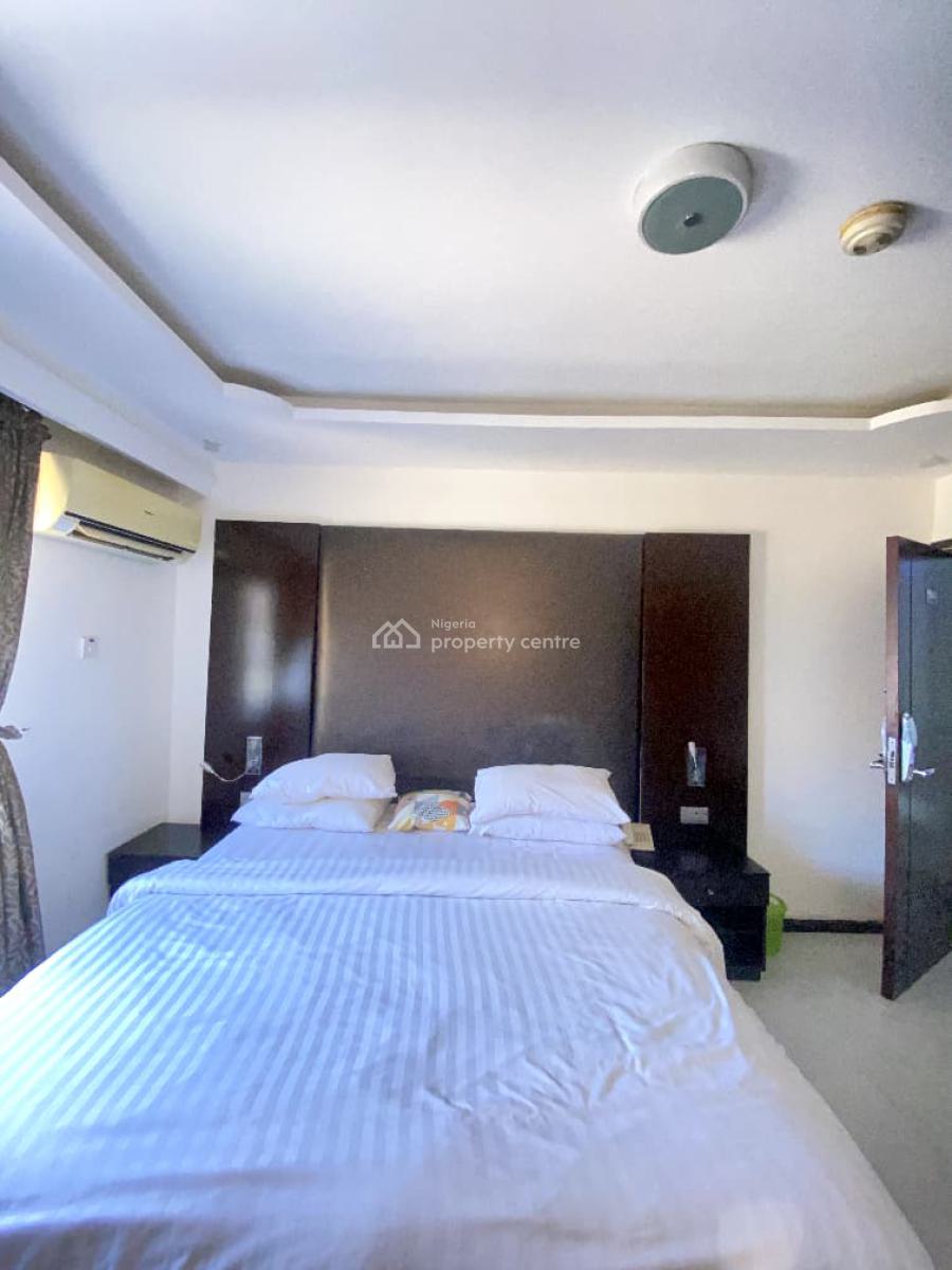 Luxury Hotel with Swimming Pool,bar in a Secure Estate, Lekki Phase 1, Lekki, Lagos, Hotel / Guest House for Rent