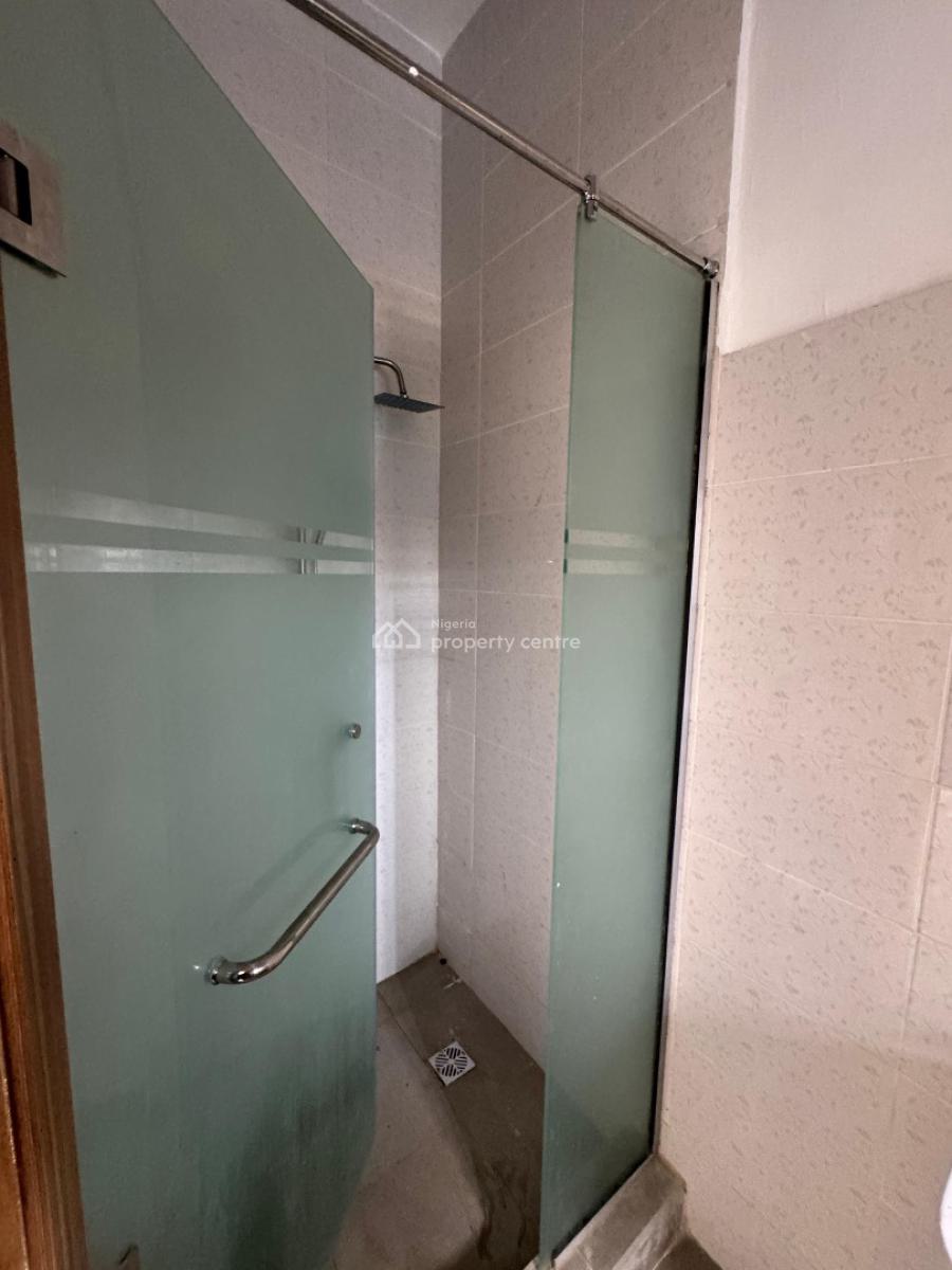 Standard 2 Bedrooms Apartment with 24hrs Security, Lekki Phase 1, Lekki, Lagos, Block of Flats for Sale