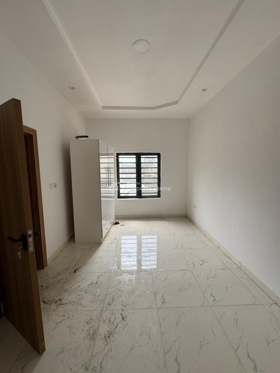 Standard 2 Bedrooms Apartment with 24hrs Security, Lekki Phase 1, Lekki, Lagos, Block of Flats for Sale