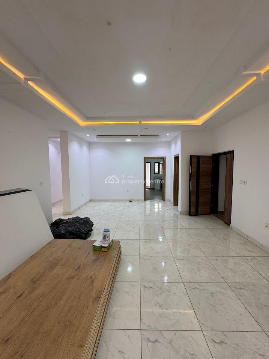 Standard 2 Bedrooms Apartment with 24hrs Security, Lekki Phase 1, Lekki, Lagos, Block of Flats for Sale