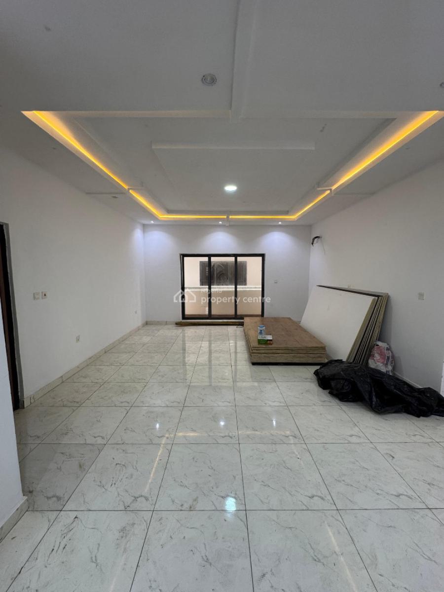 Standard 2 Bedrooms Apartment with 24hrs Security, Lekki Phase 1, Lekki, Lagos, Block of Flats for Sale
