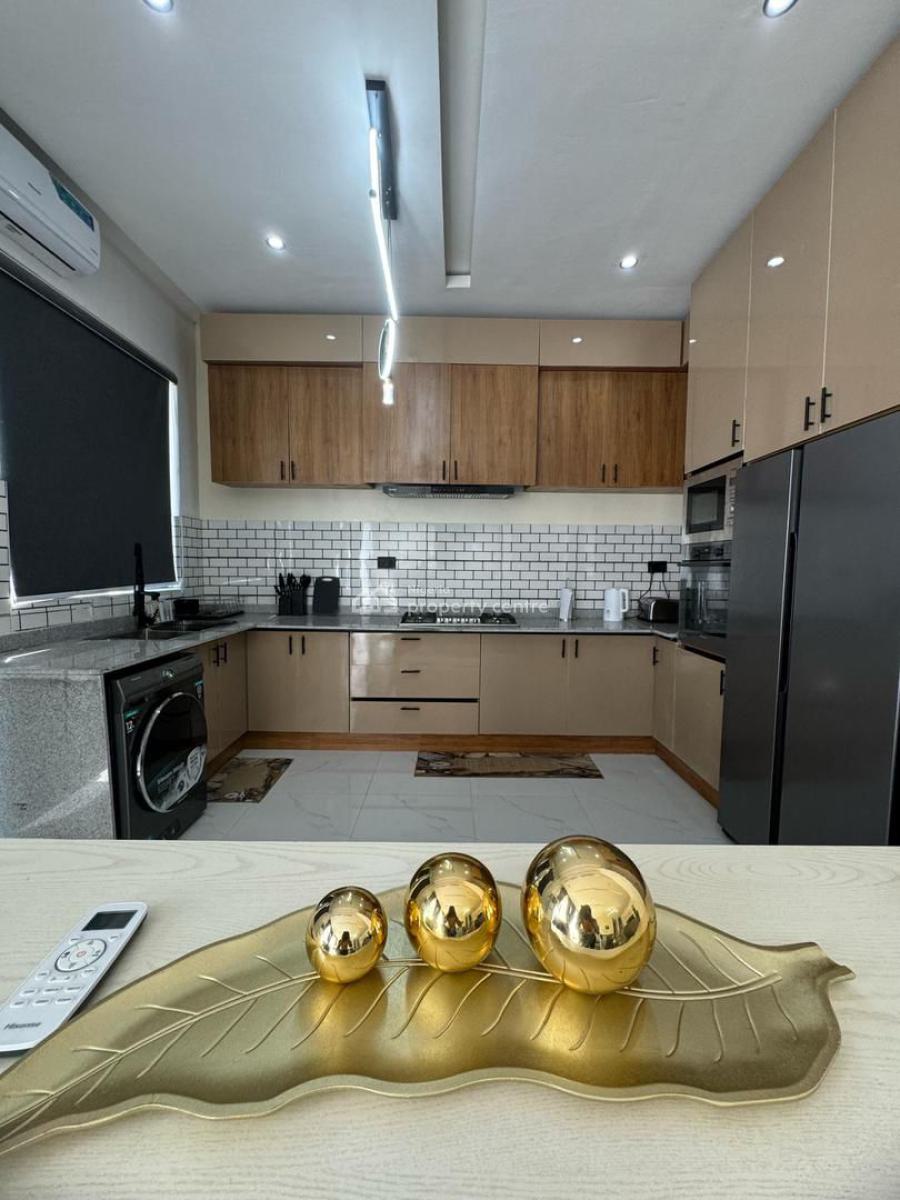 Beautiful 3 Bed with a Pool, Gym and Ps5, Lekki Phase 1, Lekki, Lagos, Flat / Apartment Short Let
