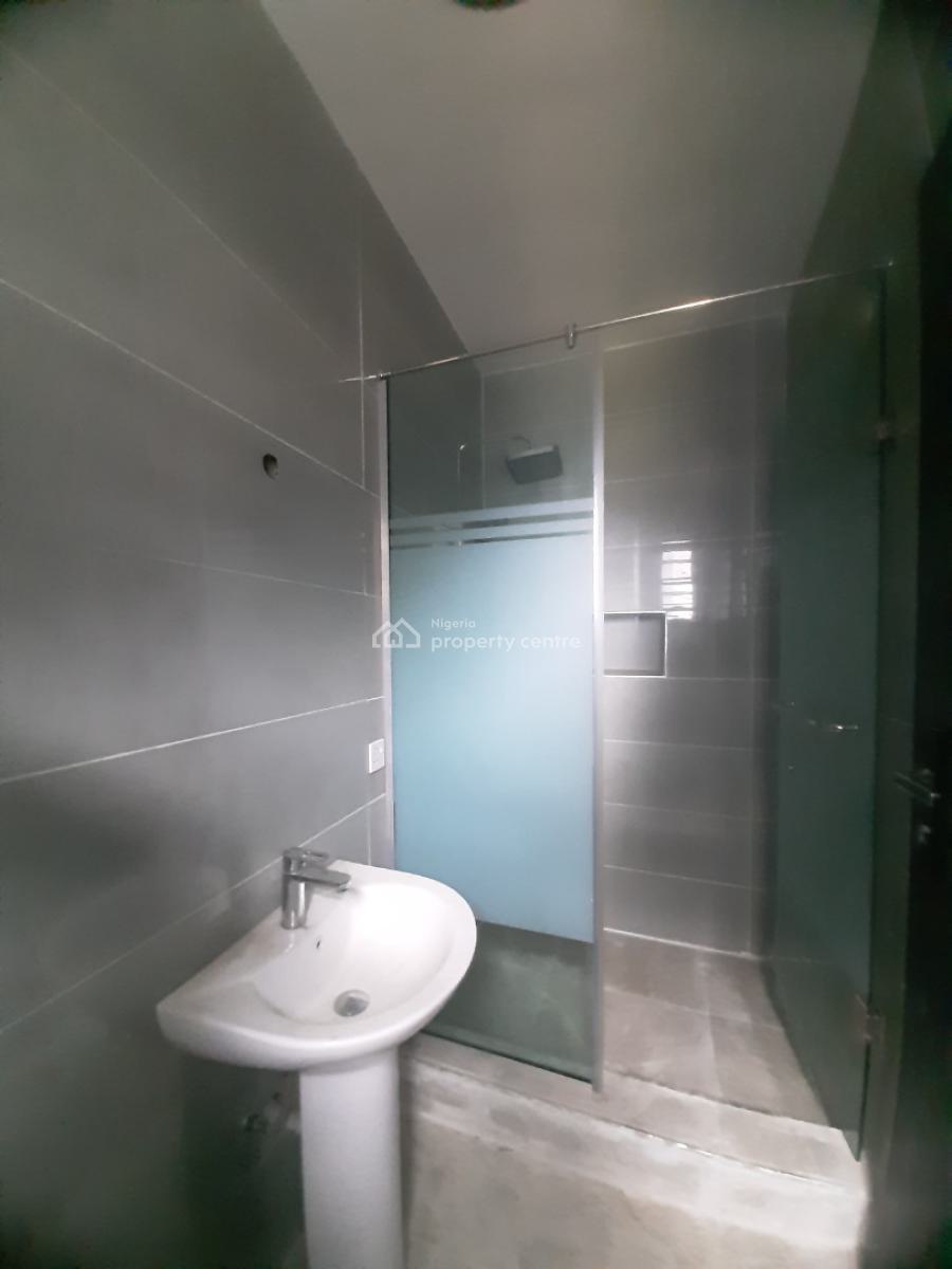 Tastefully Finished and Serviced 4 Bedroom En-suite Townhouse with Fit, Ikate Elegushi, Lekki, Lagos, Terraced Duplex for Sale