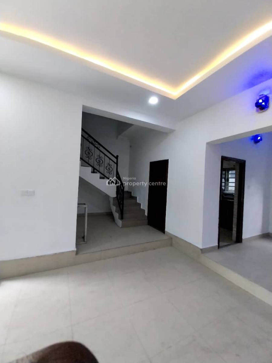 American Standard 2 Bedroom Flat with Federal Light, Castle Estate Shell Cooperative Eneka Link Road L, Eneka, Port Harcourt, Rivers, Flat / Apartment for Rent