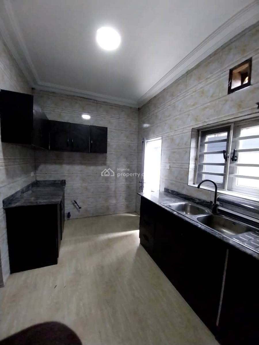 American Standard 2 Bedroom Flat with Federal Light, Castle Estate Shell Cooperative Eneka Link Road L, Eneka, Port Harcourt, Rivers, Flat / Apartment for Rent