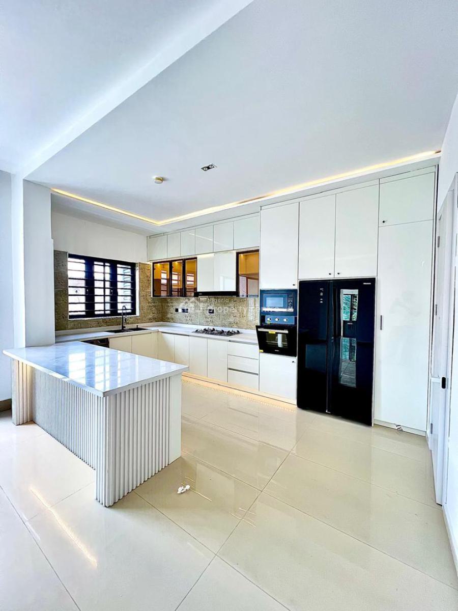 Furnished 3 Bedrooms Flat with Bq, Pool & Elevator, Lekki Phase 1, Lekki, Lagos, Flat / Apartment for Sale