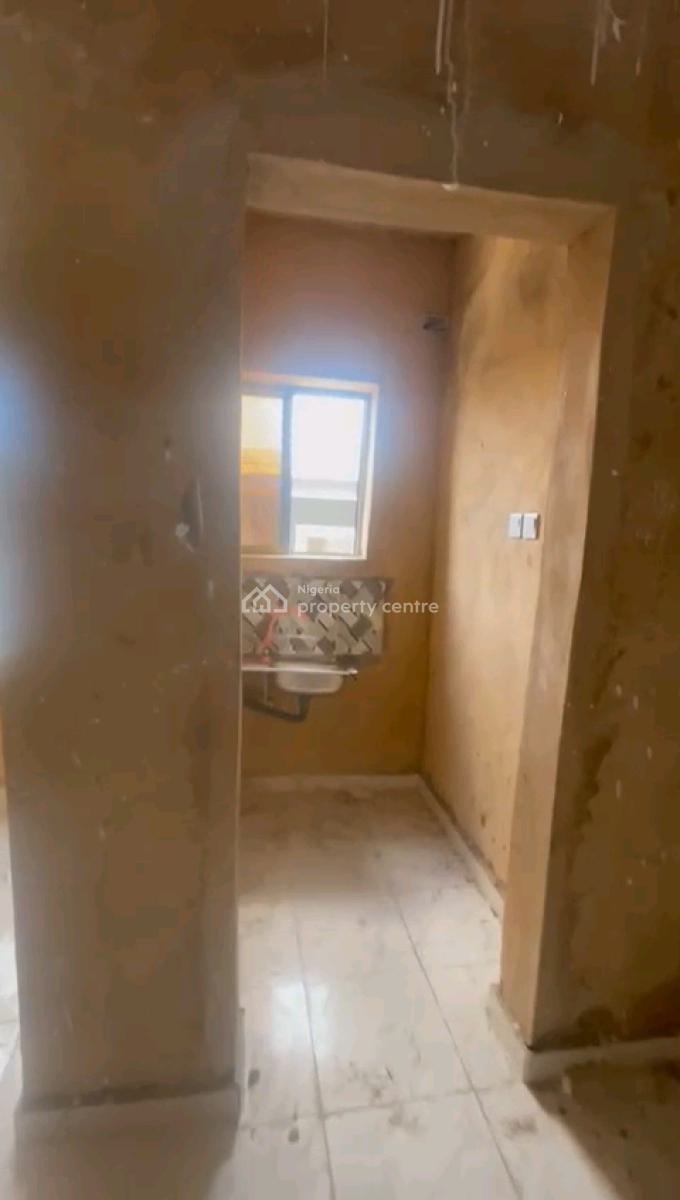 Standard and Spacious Room Self Contain, Shomolu, Lagos, Self Contain (single Rooms) for Rent