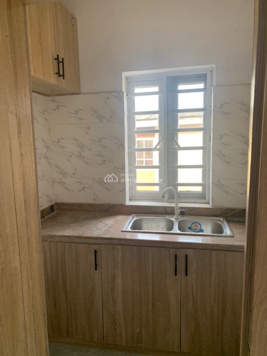 Luxury Mini Flat, Olowora, Magodo, Lagos, Mini Flat (room and Parlour) for Rent