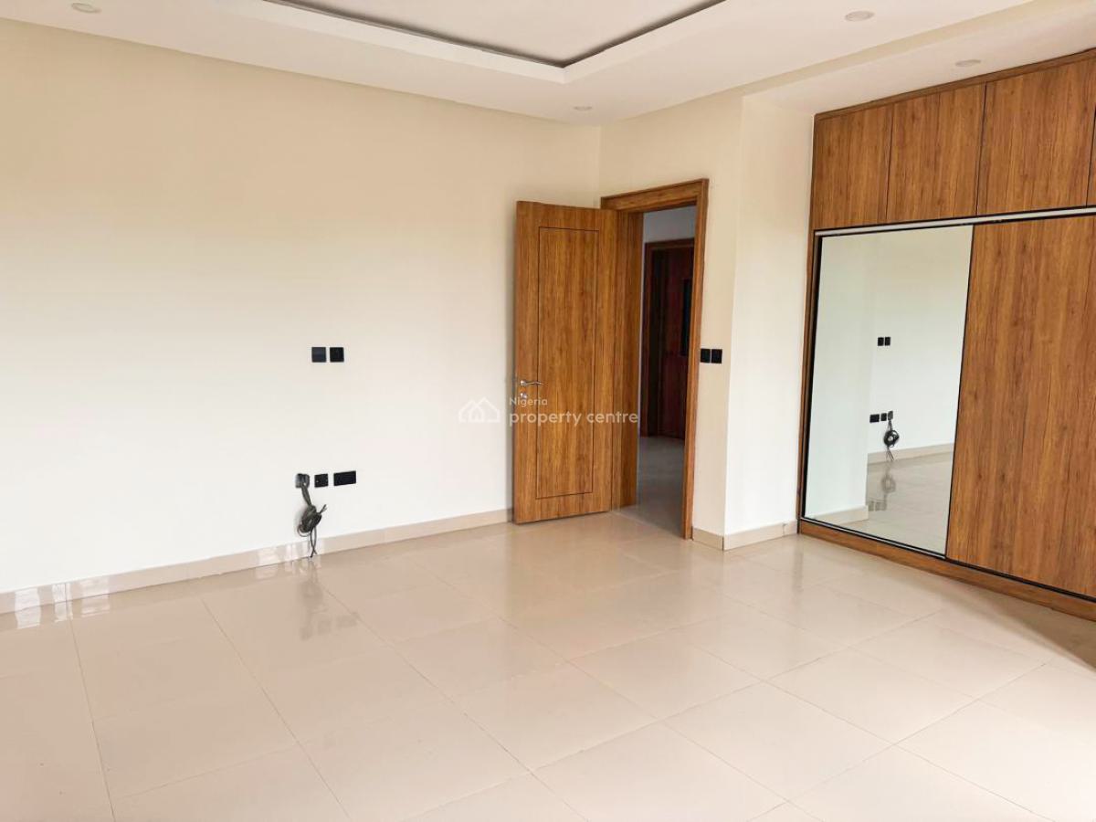 2- Bedroom Penthouse with Domestic Quarters, Lekki Phase 1, Lekki, Lagos, Flat / Apartment for Rent