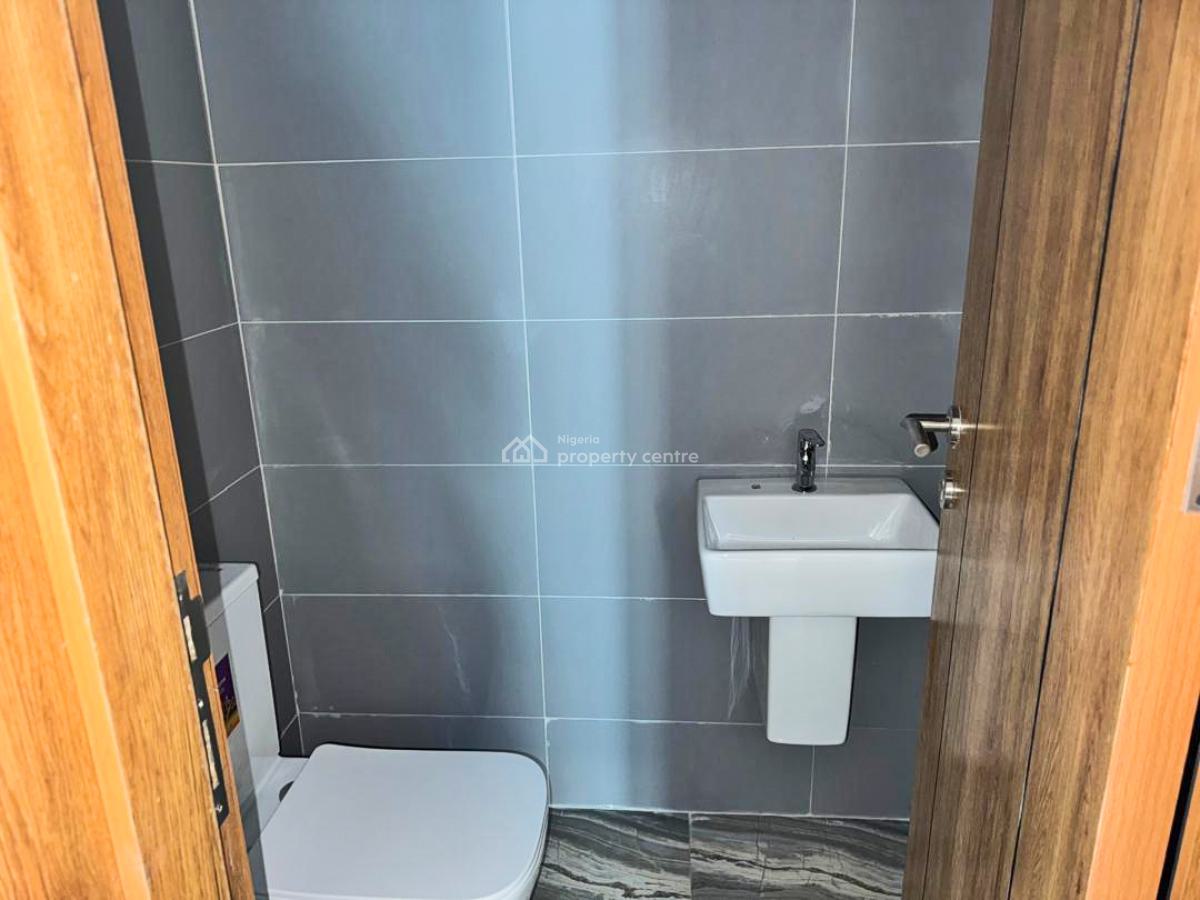 2- Bedroom Penthouse with Domestic Quarters, Lekki Phase 1, Lekki, Lagos, Flat / Apartment for Rent