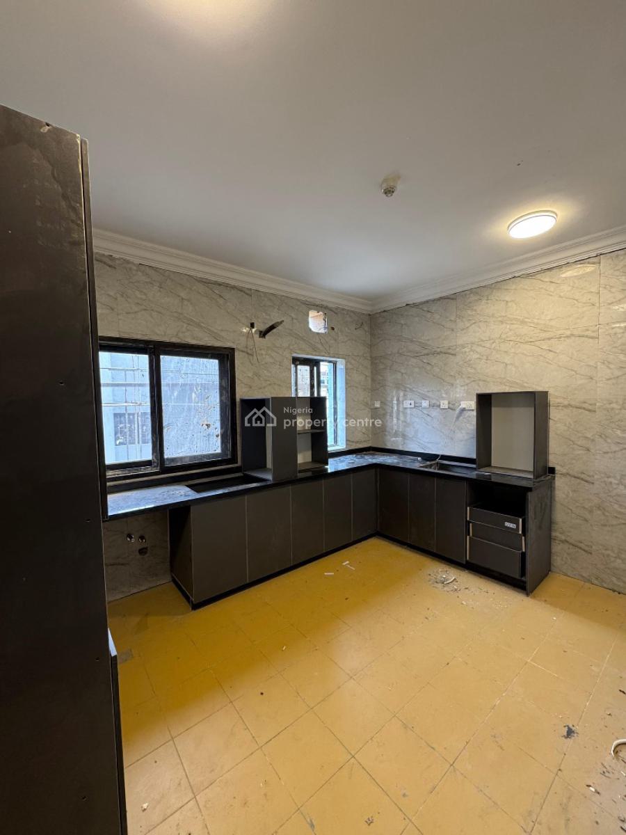Luxury Built 3 Bedroom Apartment with Bq, Lekki Phase 1, Lekki, Lagos, Flat / Apartment for Rent