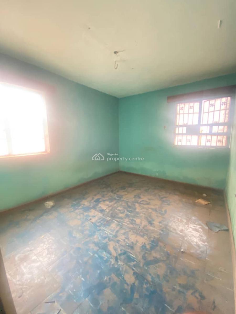 5-bedroom Detached House with 2-bedroom Flats, Ijebu Ode, Ogun, Block of Flats for Sale