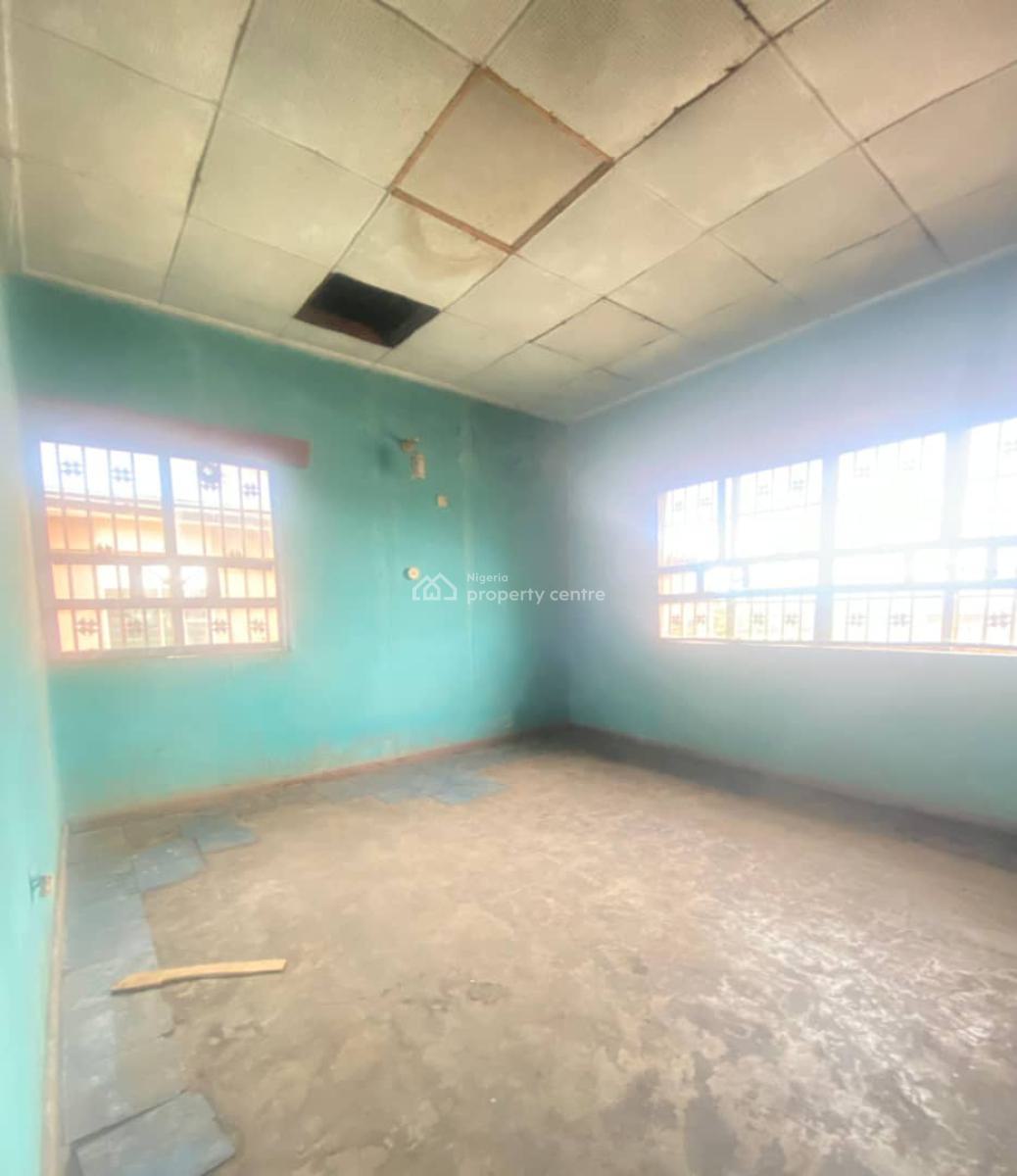 5-bedroom Detached House with 2-bedroom Flats, Ijebu Ode, Ogun, Block of Flats for Sale