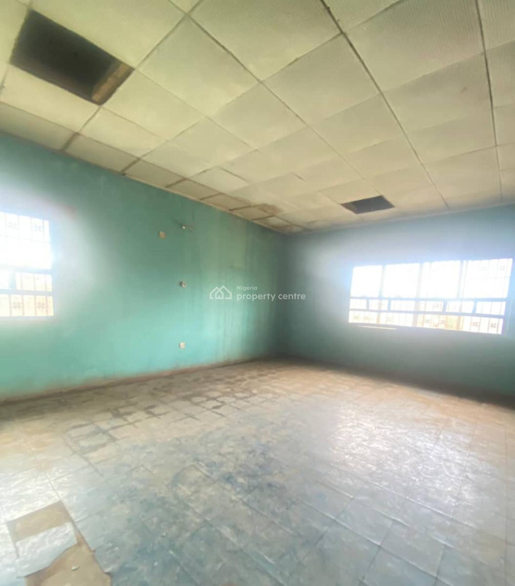 5-bedroom Detached House with 2-bedroom Flats, Ijebu Ode, Ogun, Block of Flats for Sale