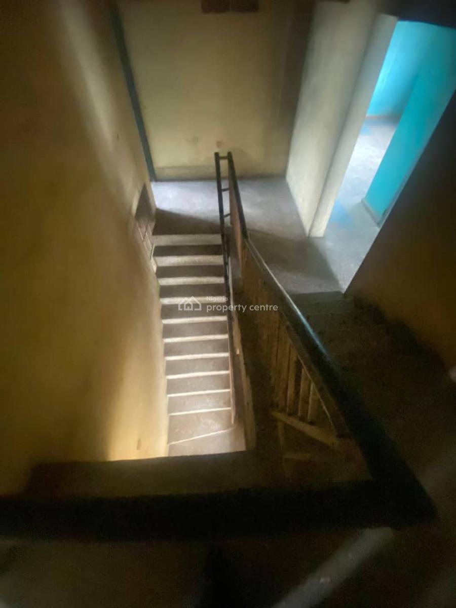 5-bedroom Detached House with 2-bedroom Flats, Ijebu Ode, Ogun, Block of Flats for Sale