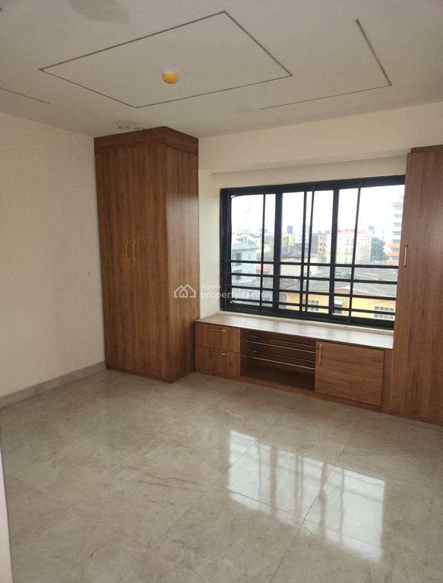 Luxury 3-bedroom Flats in a Strategic Location, Yaba, Lagos, Flat / Apartment for Rent