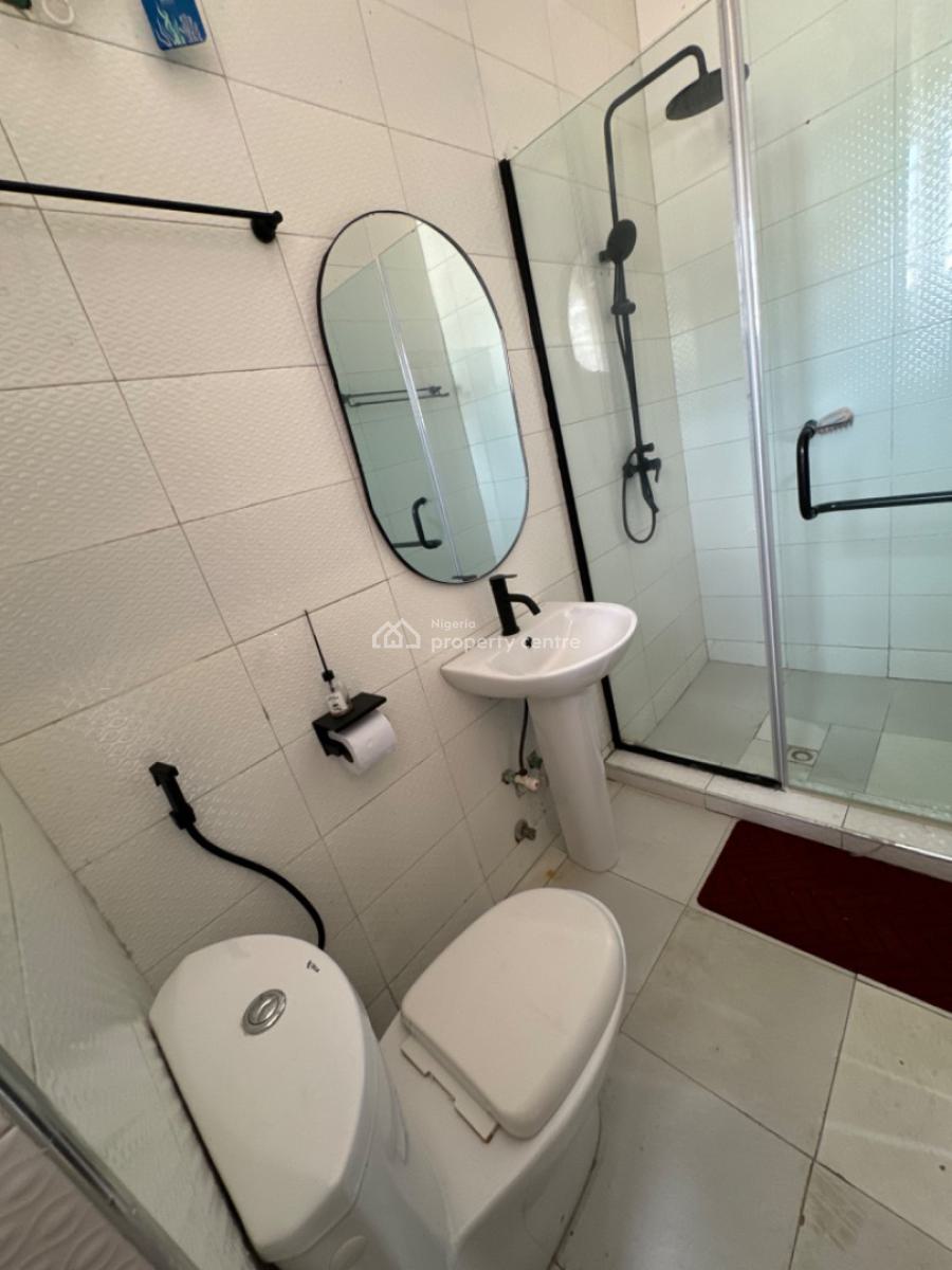 Luxury 2 Bedrooms Apartment, Ibrahim Odofin Street, Lekki, Lagos, Flat / Apartment Short Let
