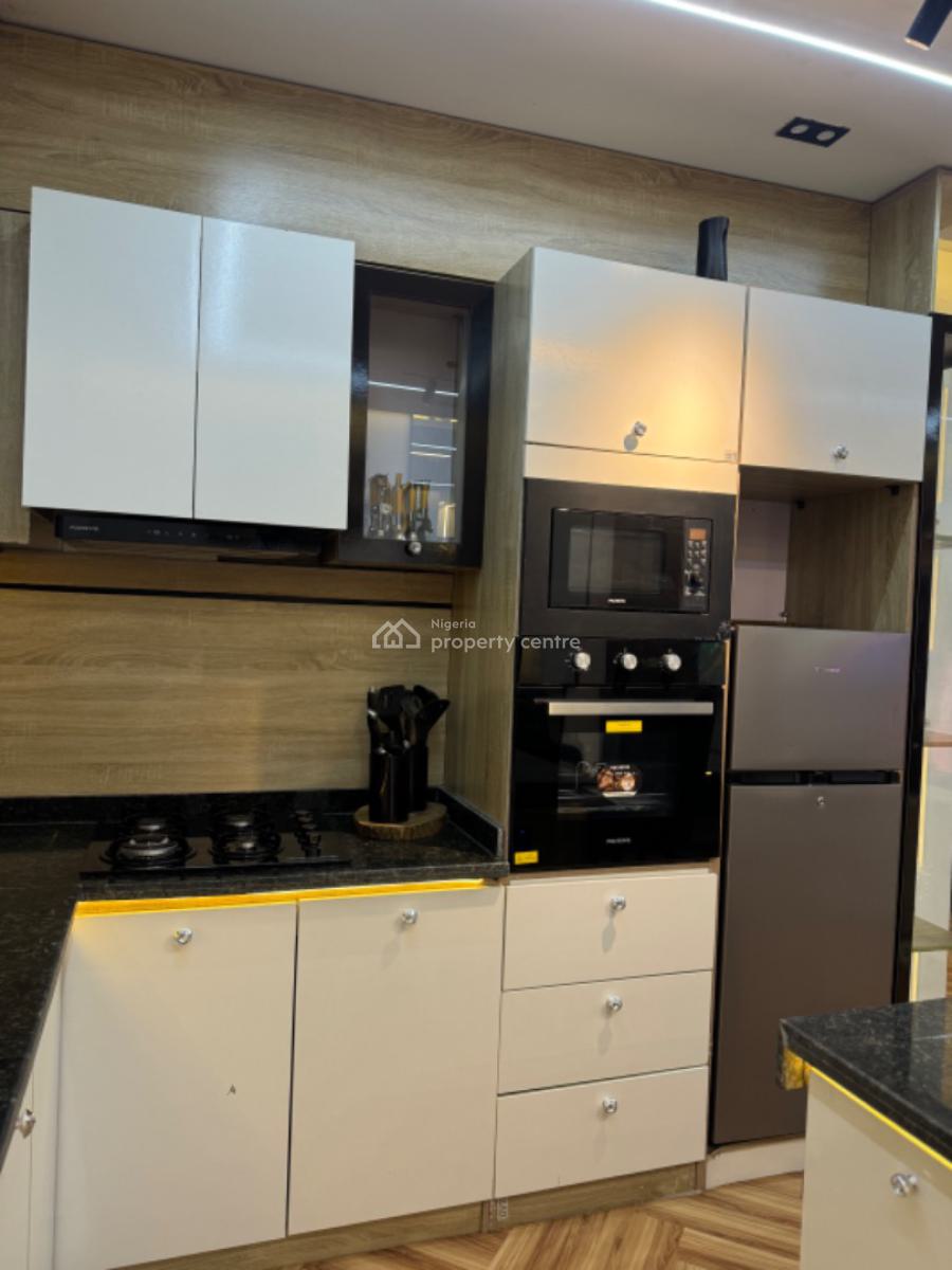 Luxury 2 Bedrooms Apartment, Ibrahim Odofin Street, Lekki, Lagos, Flat / Apartment Short Let