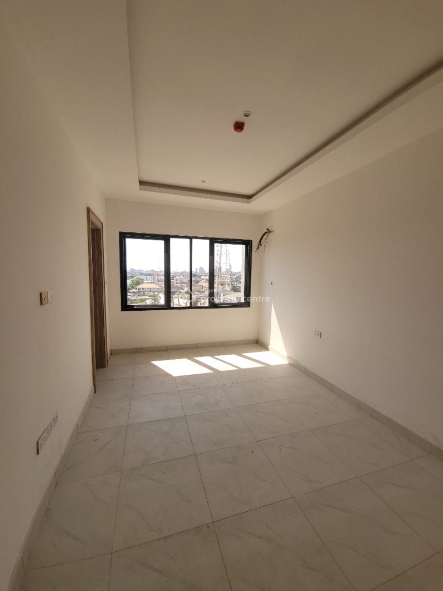 Luxury 3 Bedroom Apartment, Lekki Phase 1, Lekki, Lagos, Flat / Apartment for Sale