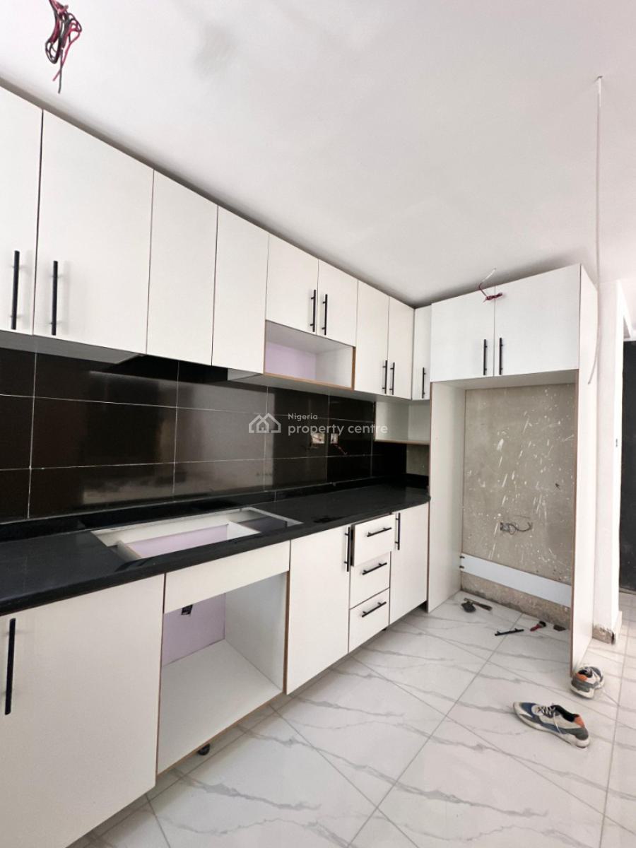 Contemporary 2 Bedrooms Apartment, Abraham Adesanya, Lekki, Lagos, Flat / Apartment for Sale