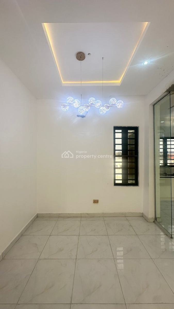 2 Bedroom Apartment, in a Secure Neighborhood, Agungi, Lekki, Lagos, Flat / Apartment for Sale