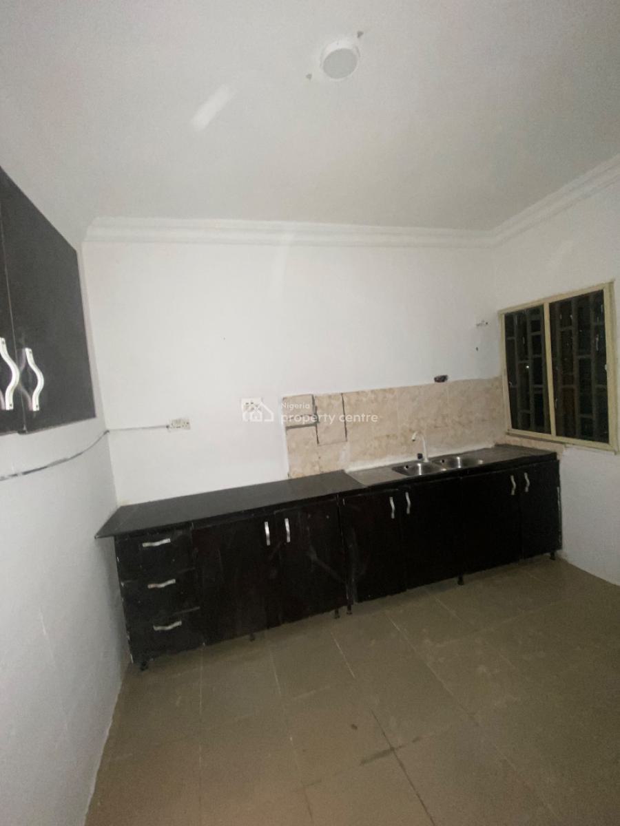 Very Clean 3 Bedroom Apartment, Victory Estate, Ogombo, Ajah, Lagos, Flat / Apartment for Rent
