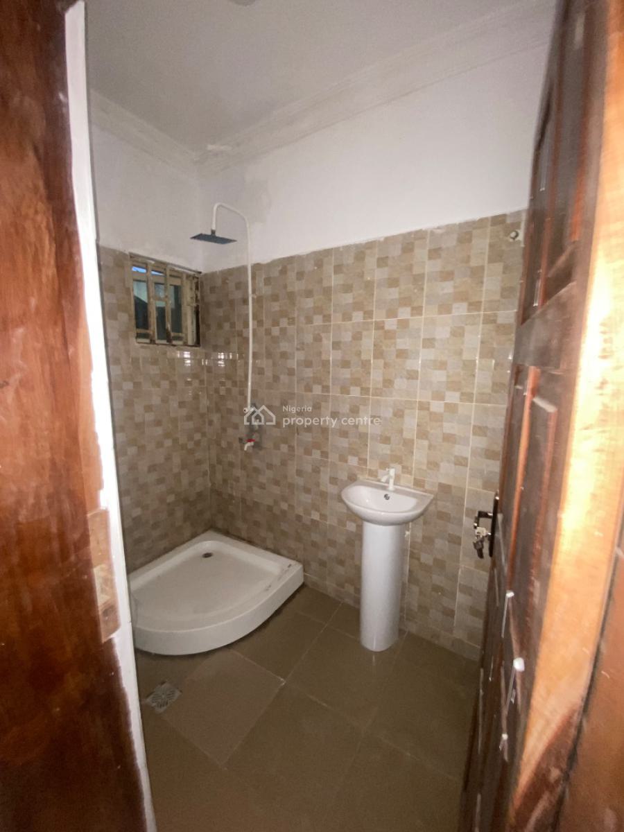 Very Clean 3 Bedroom Apartment, Victory Estate, Ogombo, Ajah, Lagos, Flat / Apartment for Rent