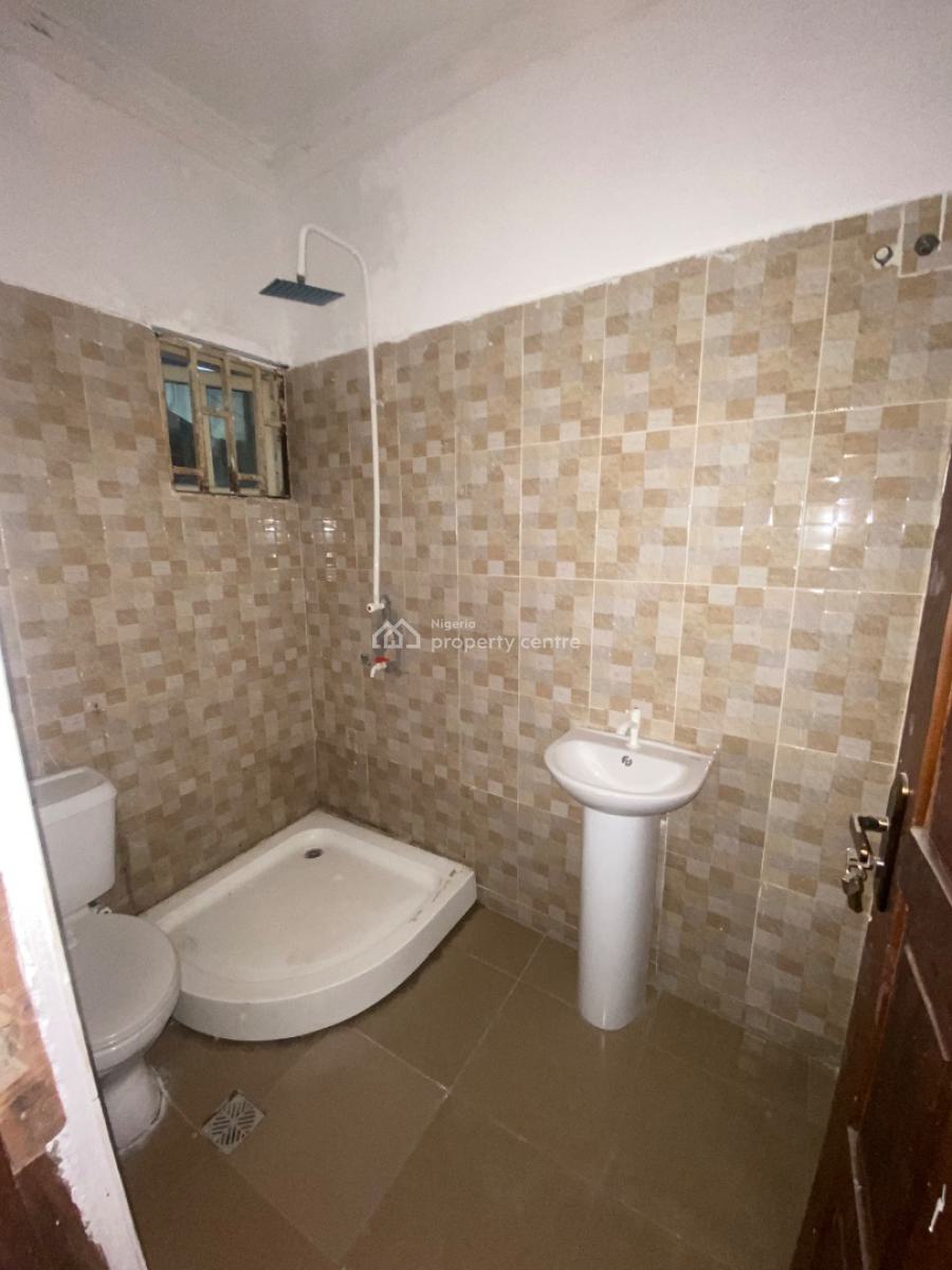 Very Clean 3 Bedroom Apartment, Victory Estate, Ogombo, Ajah, Lagos, Flat / Apartment for Rent