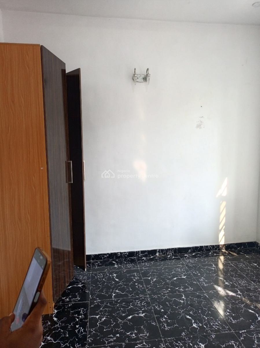 Spacious Luxury   Room Upstairs with Shared Kitchen, Ikota Villa Estate, Lekki, Lagos, Flat / Apartment for Rent