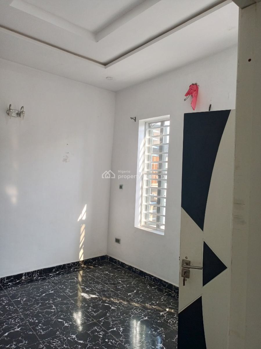 Spacious Luxury   Room Upstairs with Shared Kitchen, Ikota Villa Estate, Lekki, Lagos, Flat / Apartment for Rent
