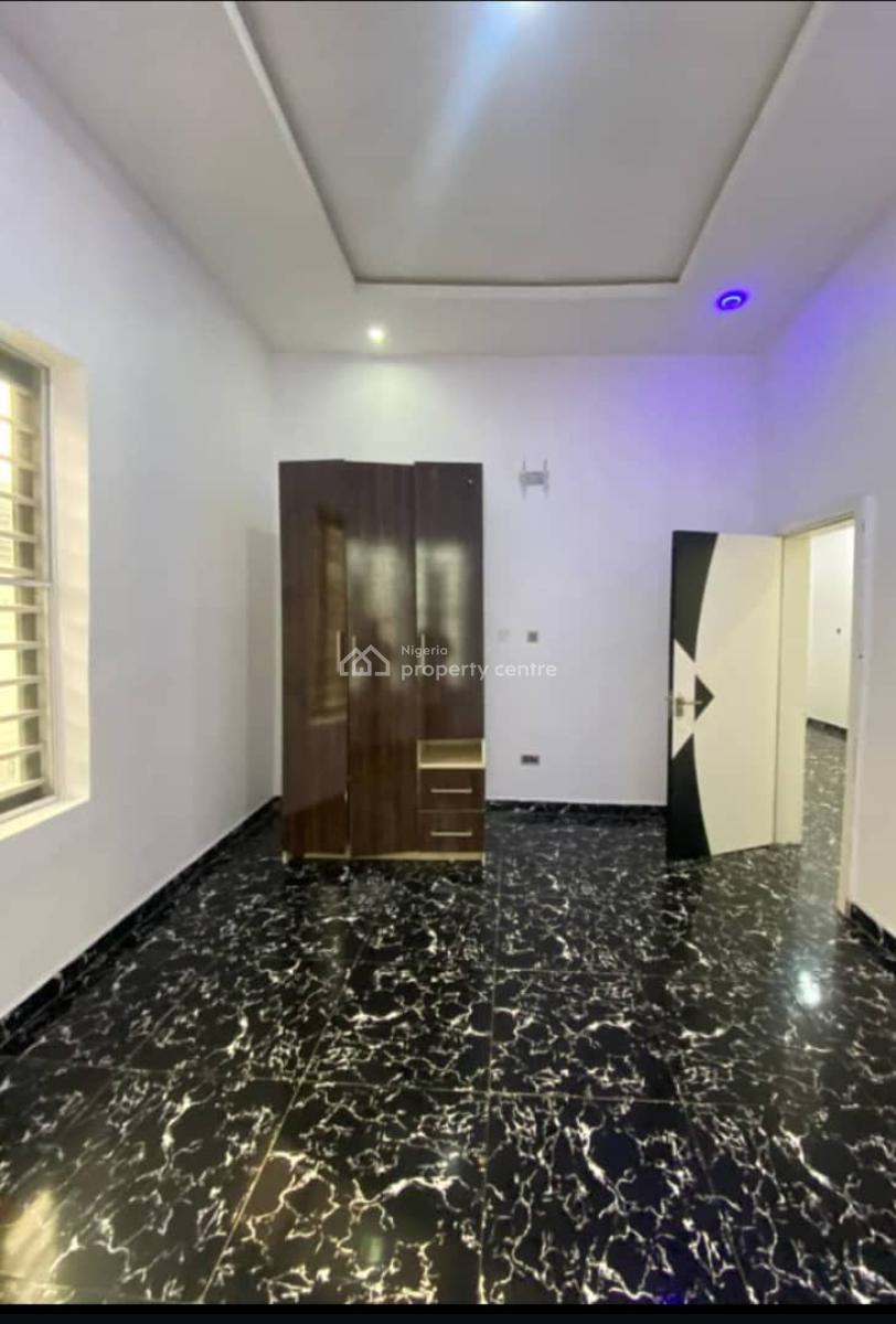 Spacious Luxury   Room Upstairs with Shared Kitchen, Ikota Villa Estate, Lekki, Lagos, Flat / Apartment for Rent
