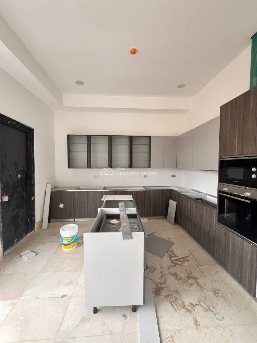 a 3 Bedroom Apartment with a  Bq, Lekki Phase 1, Lekki, Lagos, Flat / Apartment for Rent