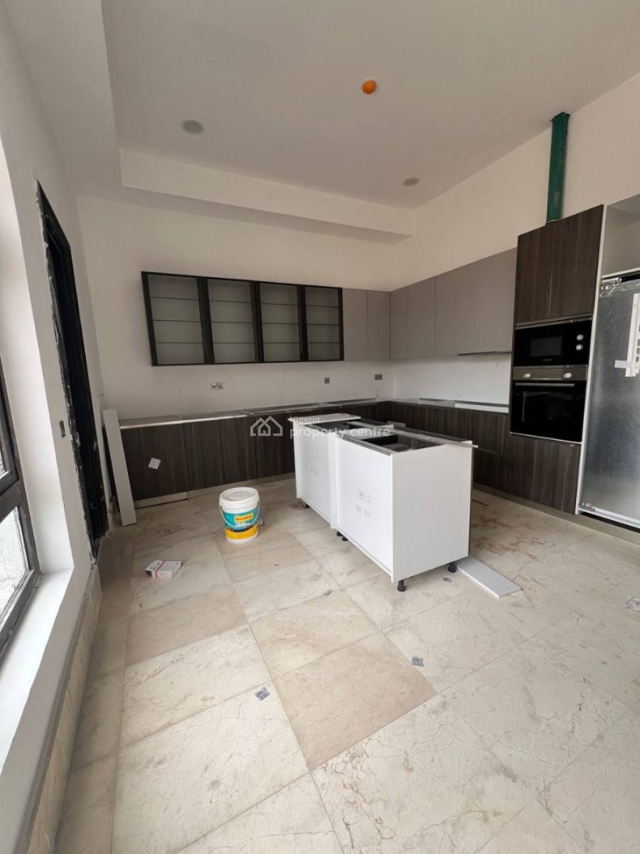 a 3 Bedroom Apartment with a  Bq, Lekki Phase 1, Lekki, Lagos, Flat / Apartment for Rent